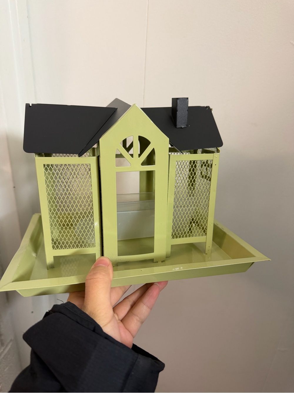 Outdoor Metal Mesh Wild Bird Feeder House - Picture 10 of 13